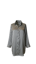 Camisola oversize en seda a rayas blanco y negro