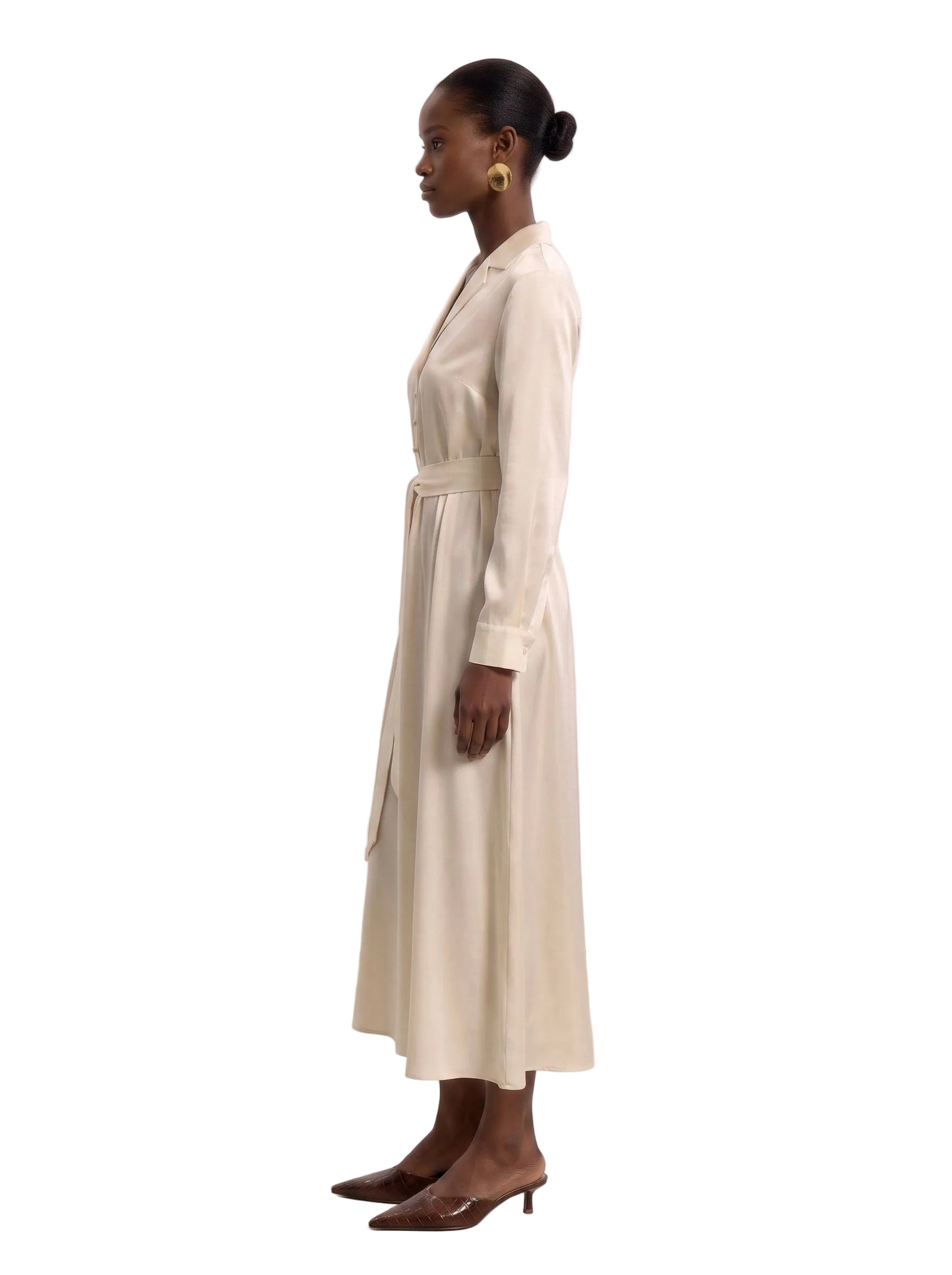 Vestido Maxi Camisero en Satén con Cinturón Beige Marfil