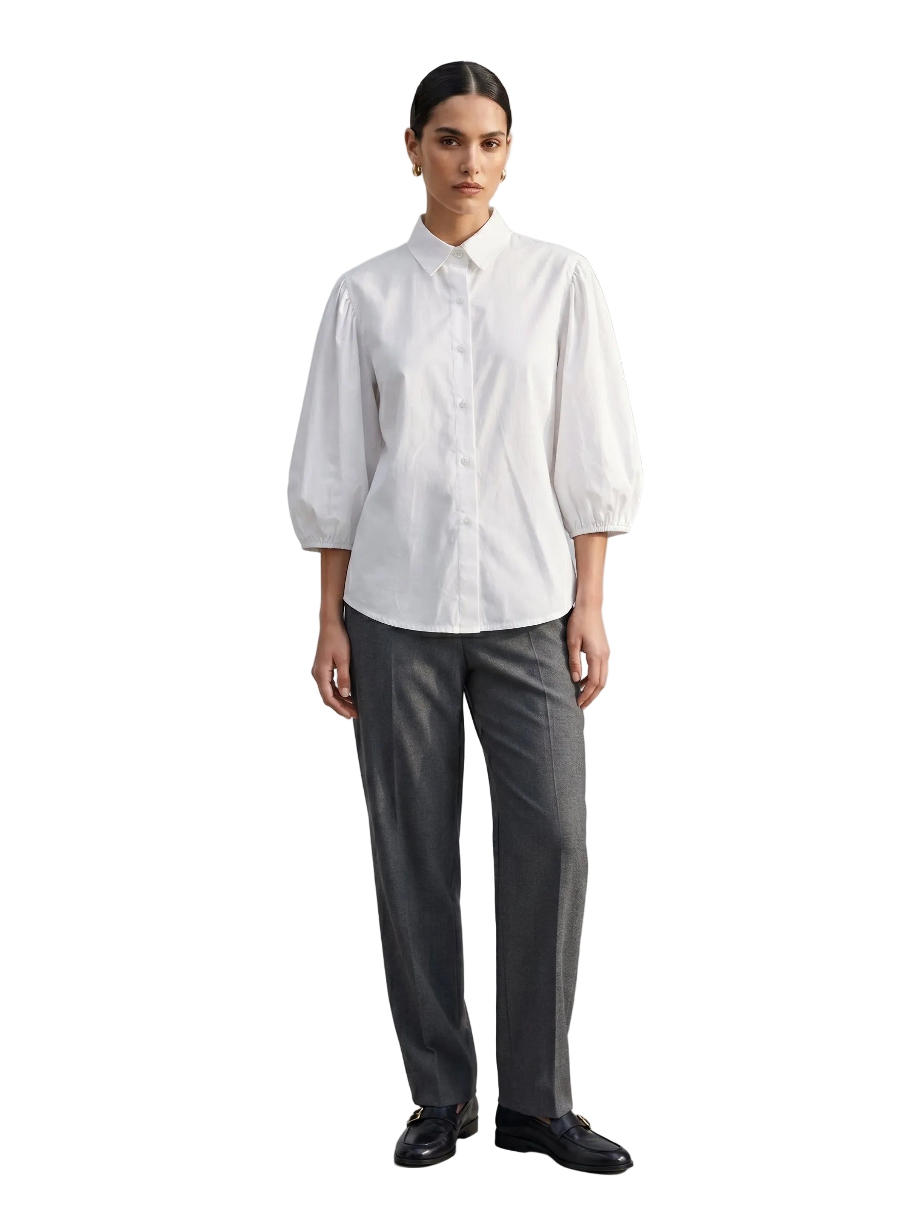 BLUSA BLANCA EN POPELINA CON MANGA TRES CUARTOS ABULLONADO