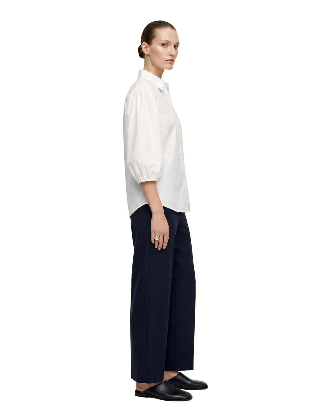 BLUSA BLANCA EN POPELINA CON MANGA TRES CUARTOS ABULLONADO
