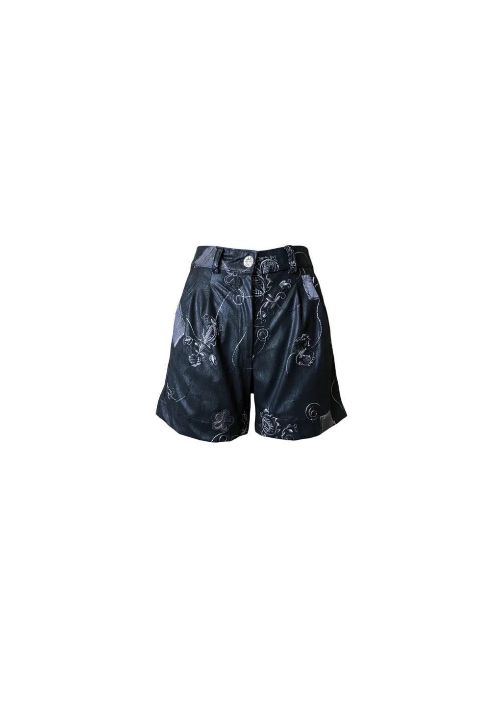 Short negro de cuero con bordado botánico