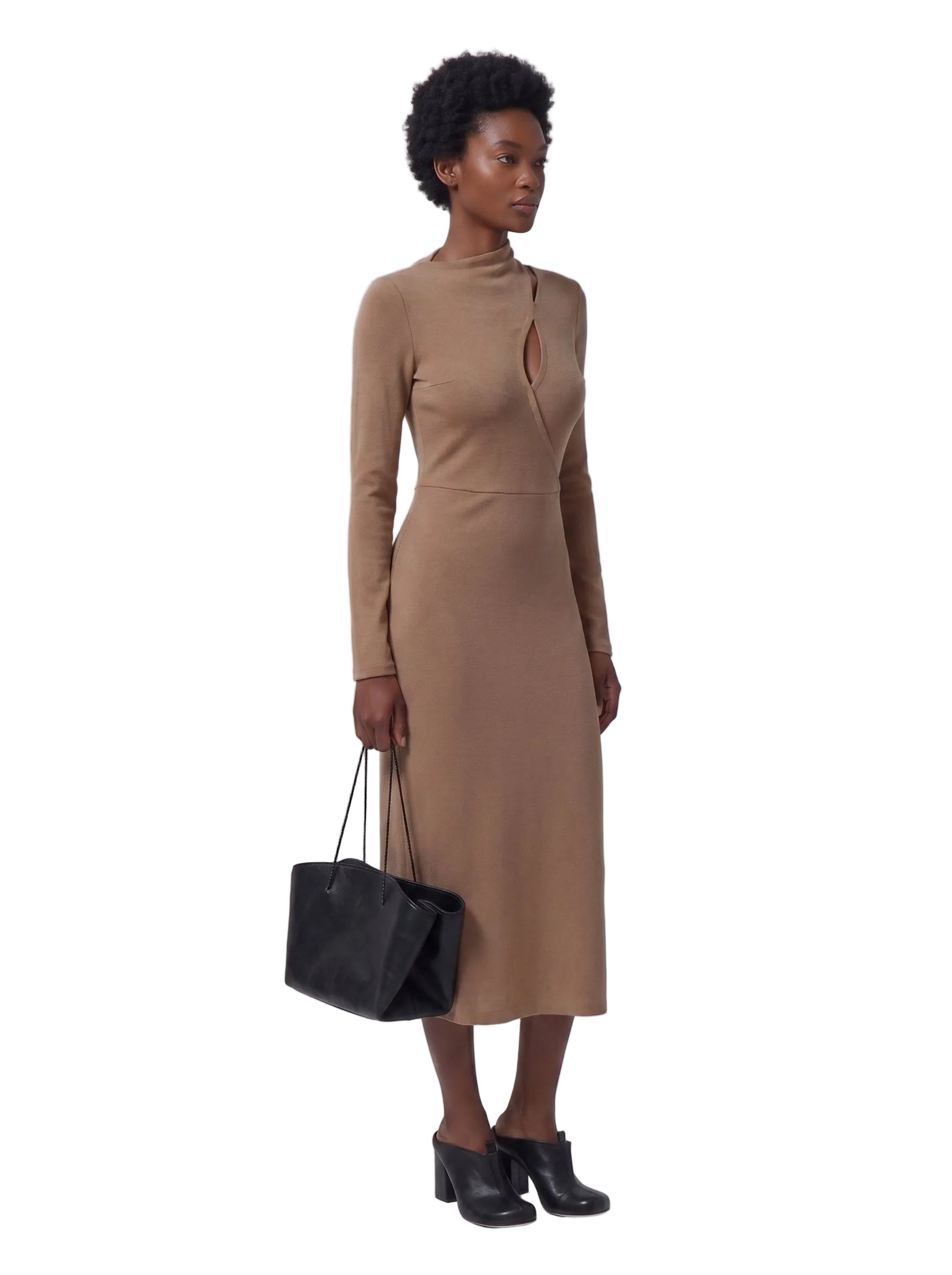 Vestido Midi Bodycon con Cut-Out y Cuello Alto Camel