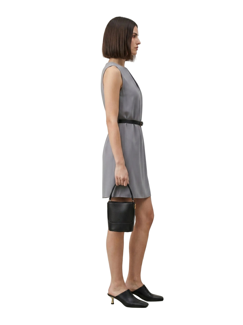 Vestido Recto con Pliegues y Cinturón