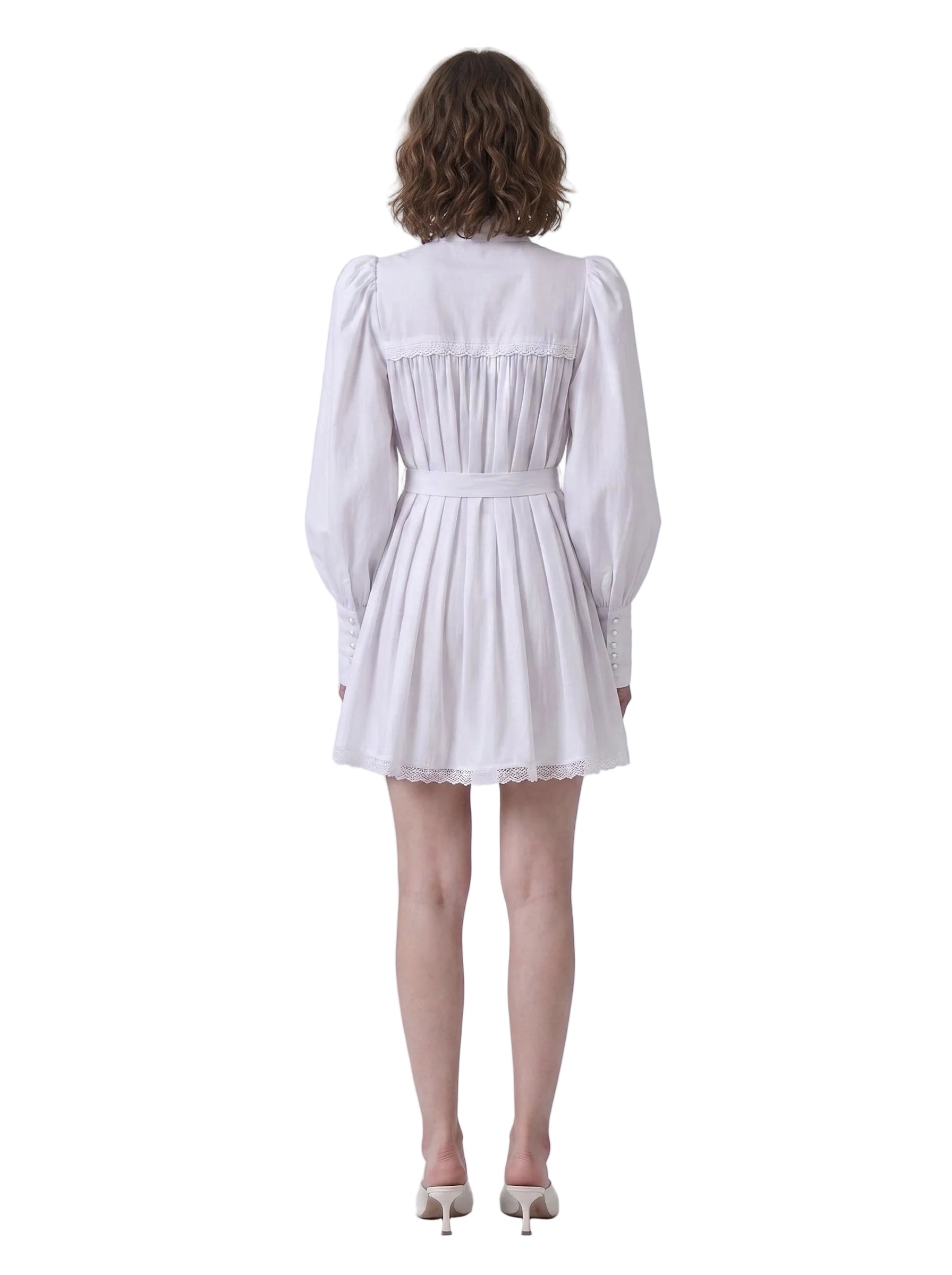 Vestido Mini Victoriano con Botones Perlados y Encaje Blanco