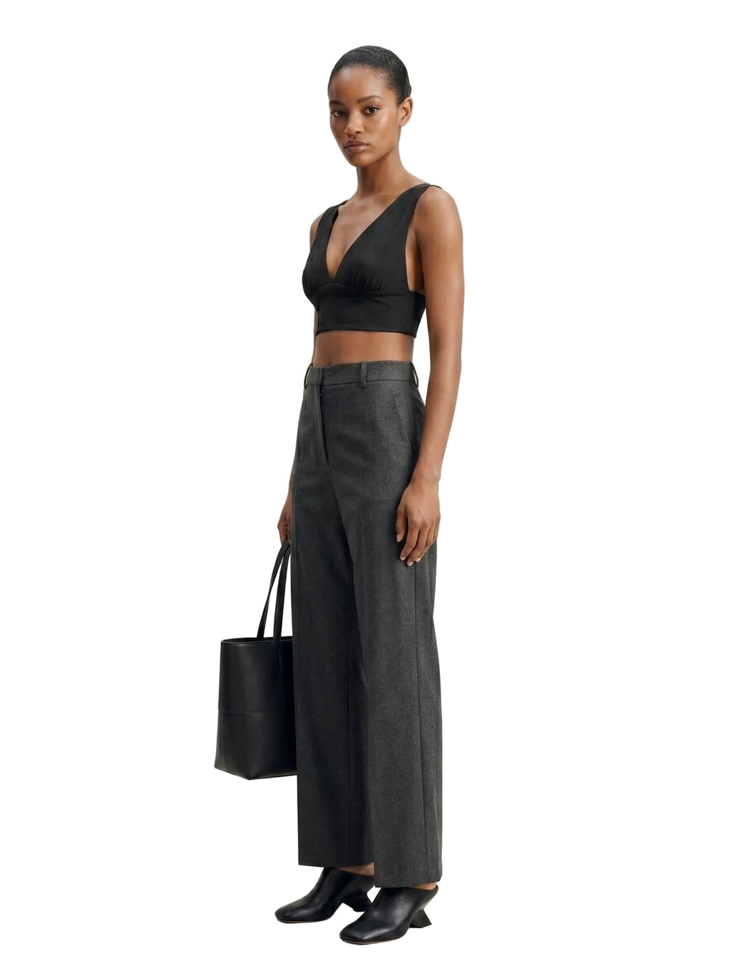 Top crop escote V profundo negro