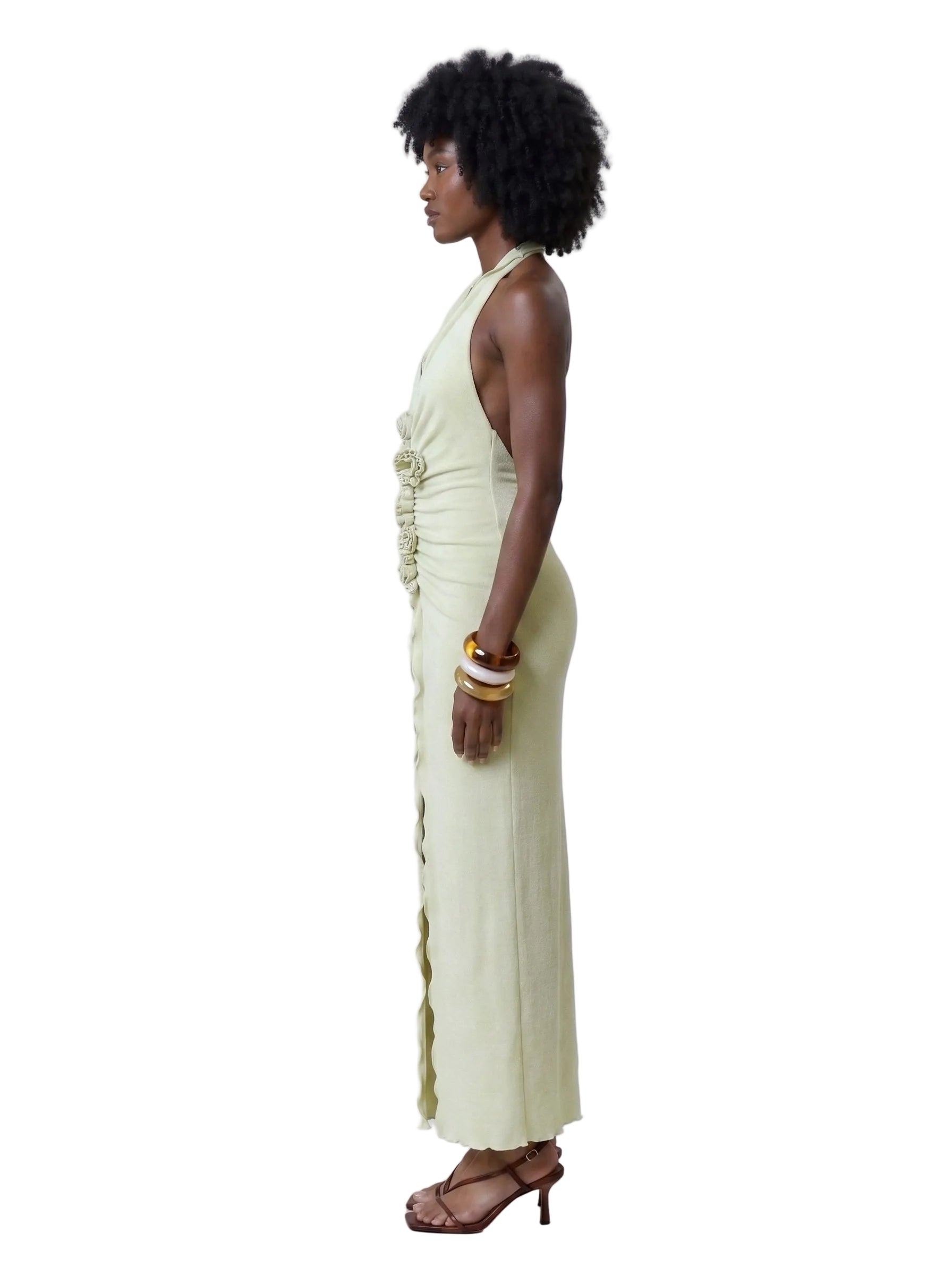 Vestido Maxi Halter con Fruncido y Flores en Relieve Verde Pistache